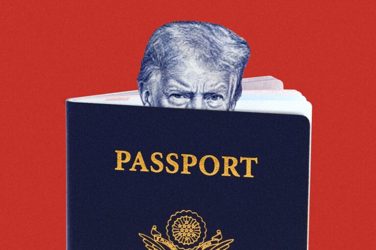 Hộ chiếu Trump: Vé vào cửa miễn phí tới Đại sảnh Danh vọng của những kẻ ái kỷ