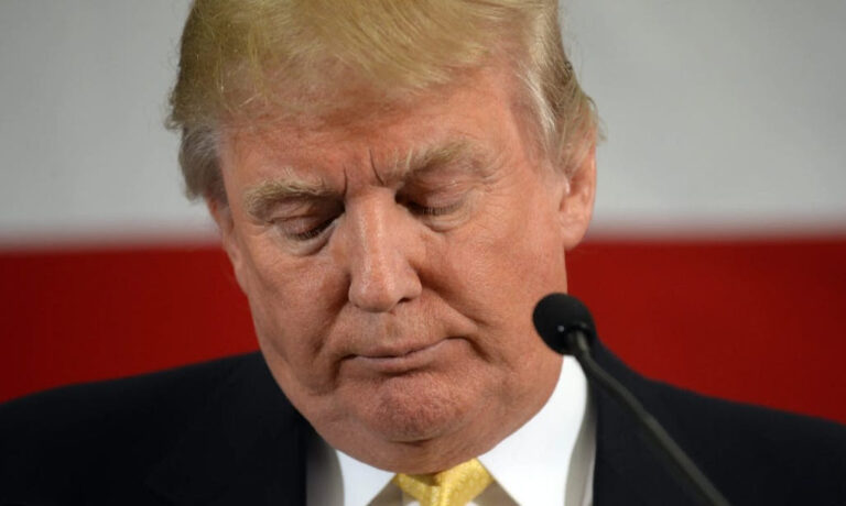 Ông Tập Cận Bình vừa xúc phạm nước Mỹ và ông Trump ngay trước mặt các phóng viên. Ông Trump phải mất cả ngày mới nhận ra điều đó. Sau đó, ông ta lại đổ lỗi cho ông Biden.