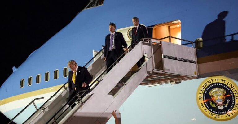 Lo ngại về máy bay phản lực hạng sang mới khiến ông Trump phải quay lại sử dụng chiếc Air Force One cũ sau cảnh báo từ Israel