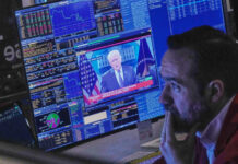 Các Bot Của Wall Street Đang “Kiếm Bộn Tiền” Từ Các Bài Đăng Trên Truth Social Của Trump Như Thế Nào