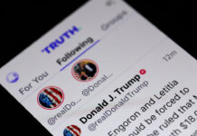 Trump giờ đây đang rao bán “Sự thật” (Truth)