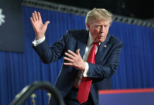 Bắt bài Trump (Calling Trump’s Bluff)