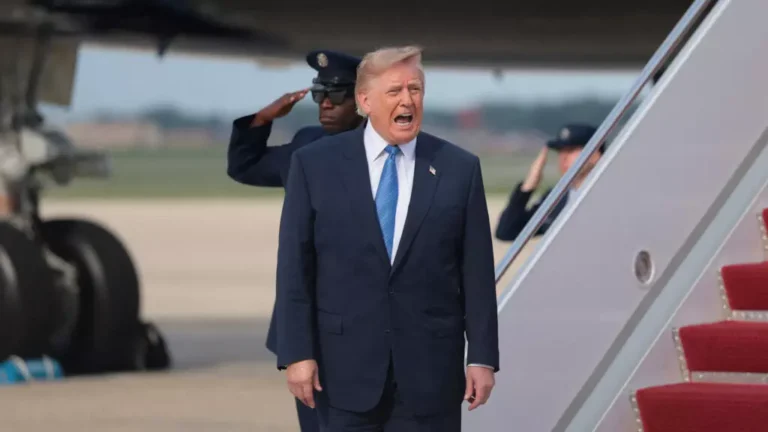 Mỹ : Thuế quan, nước cờ “đâm lao phải theo lao” của Donald Trump