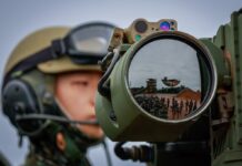 Đại sứ Mỹ cho biết ông Trump từng hỏi liệu Chủ tịch Trung Quốc Tập Cận Bình có muốn mua vũ khí Mỹ hay không