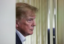 Ông Trump chỉ trích gay gắt Tòa án Tối cao sau thất bại về vấn đề bỏ phiếu qua thư