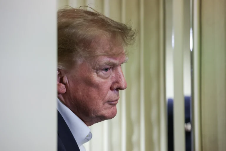 Ông Trump chỉ trích gay gắt Tòa án Tối cao sau thất bại về vấn đề bỏ phiếu qua thư