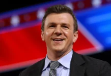 Người có ảnh hưởng cánh hữu James O’Keefe bị buộc tội bỏ phiếu bất hợp pháp, trộm cắp danh tính
